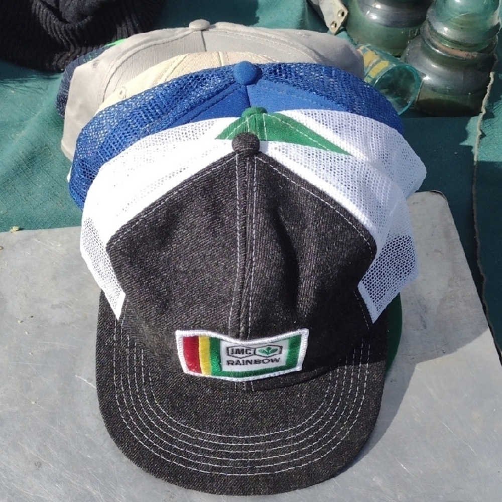 Caps(6) NWT